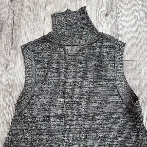 Grey Turtleneck Ribbed Knit Sleeveless Sweater Tunic Top - Picture 2 of 2